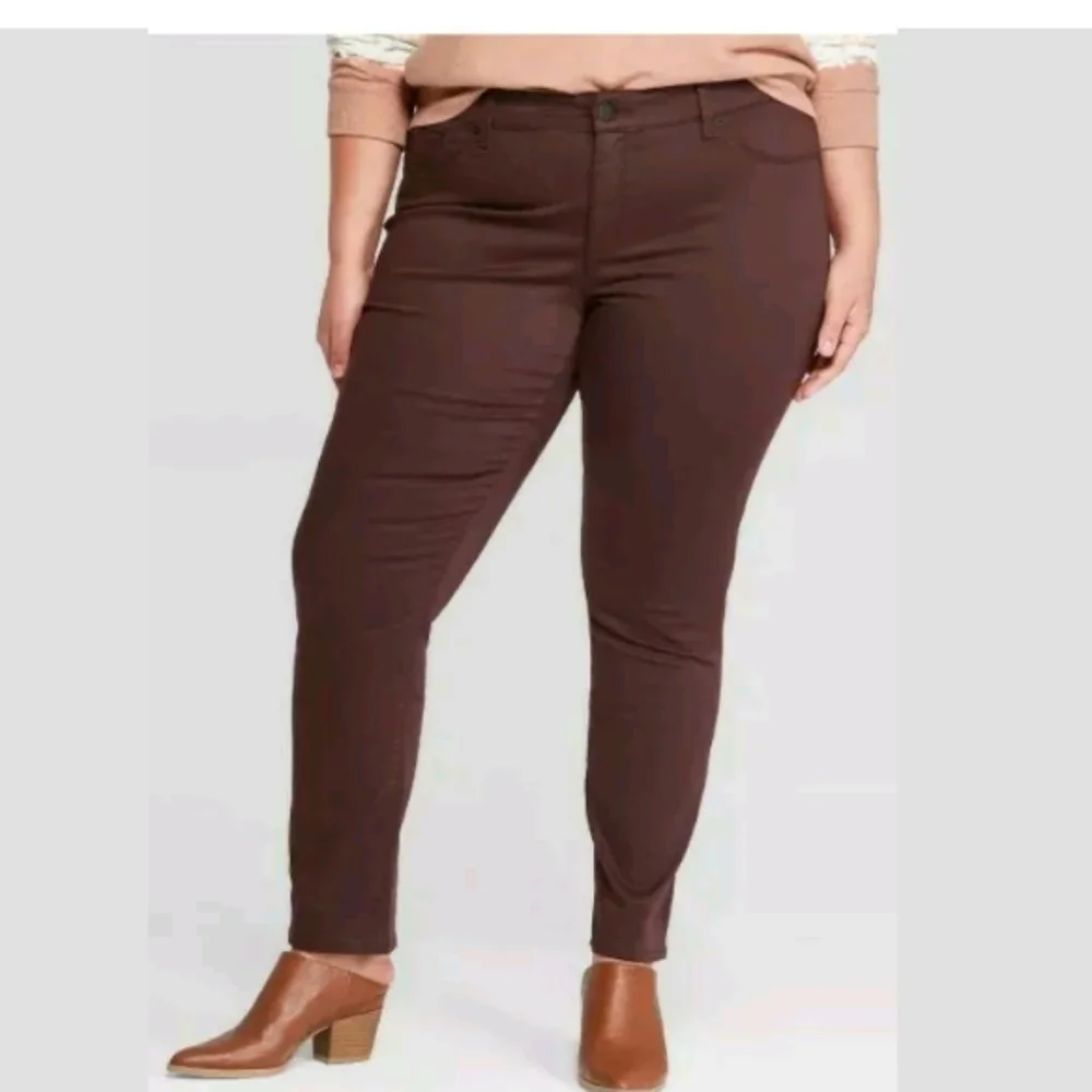 Universal Thread Women's Dark Brown Skinny Jeans - Picture 1 of 7